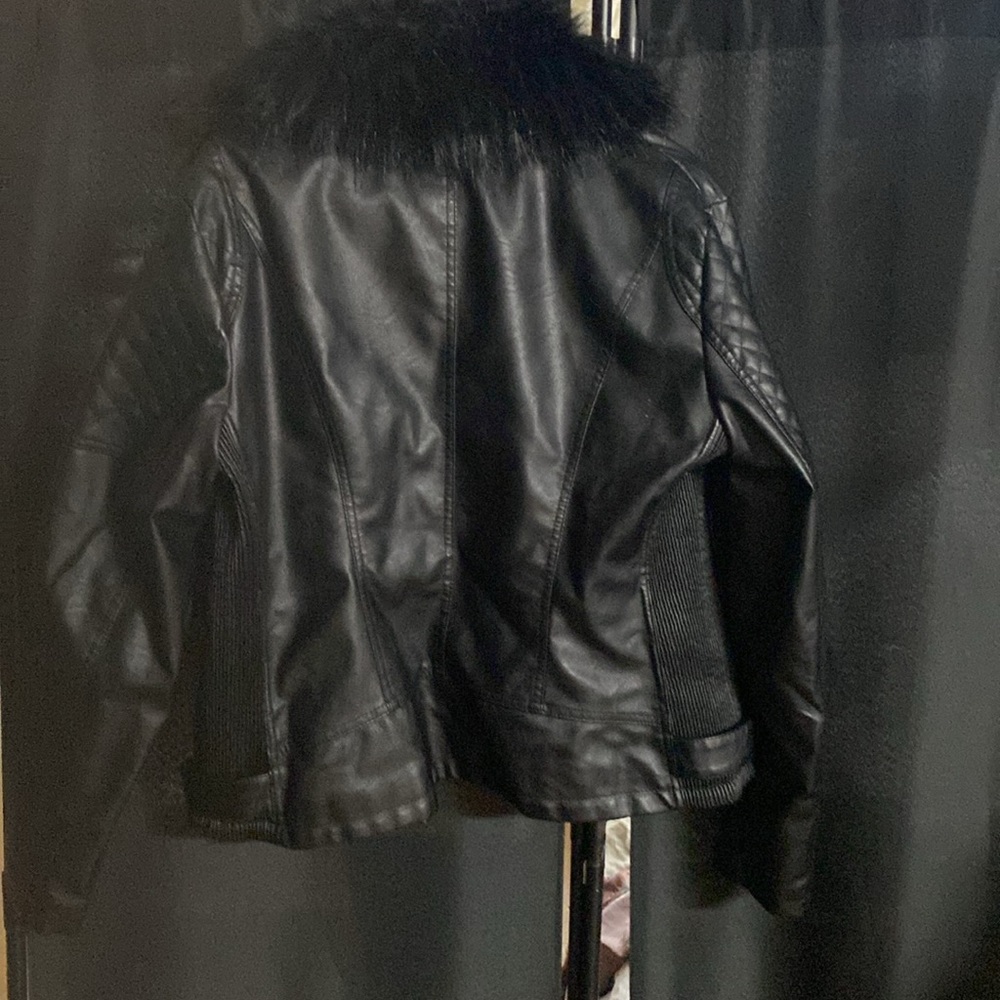 Beautiful Vegan leather Jacket - Picture 3 of 6